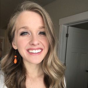 Meet your Posher, Liz